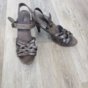 YIN Italian platform sandals